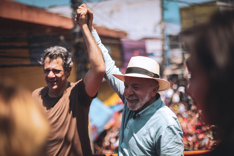 A verdade sobre a taxa das blusinhas: tudo sobre o imposto aprovado pelo Congresso e encerrado por Lula